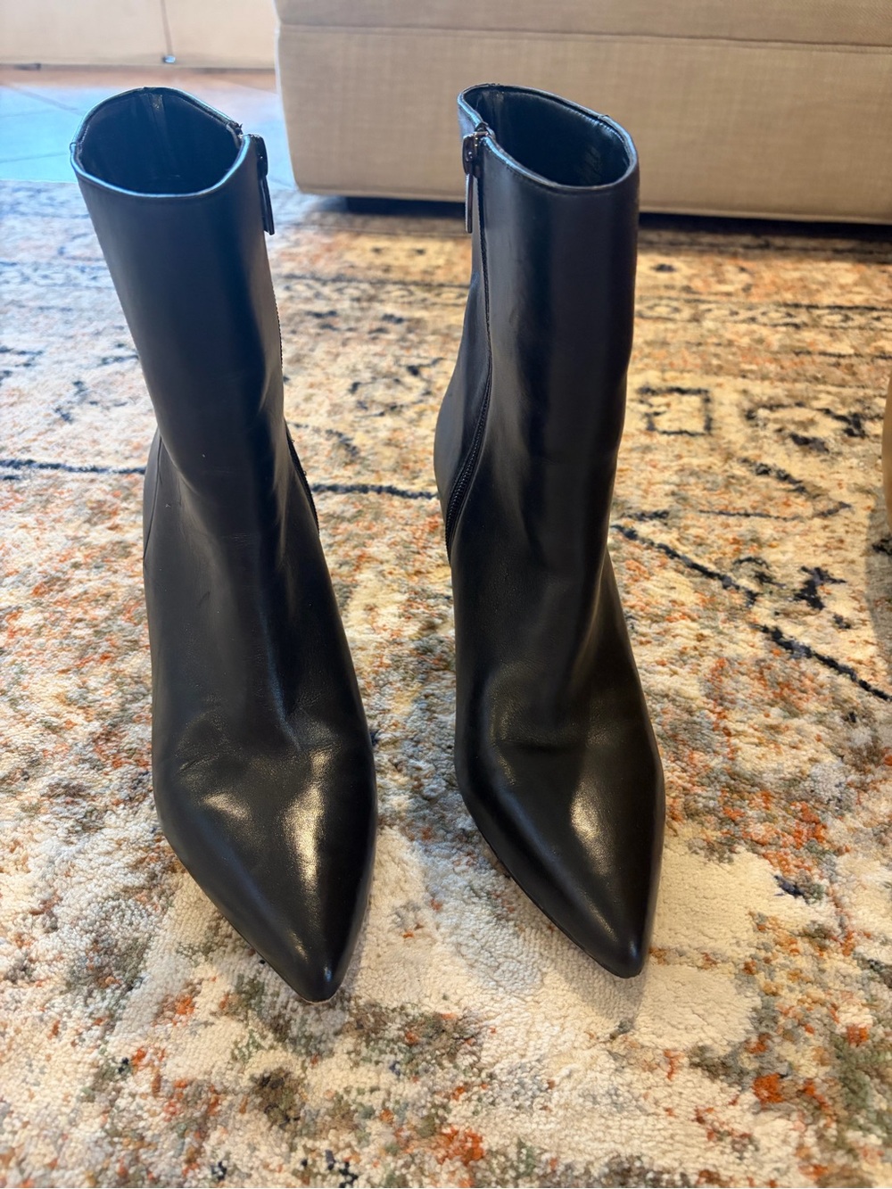 Vince Camuto Black Leather Pointed Toe Ankle Boots Size 10